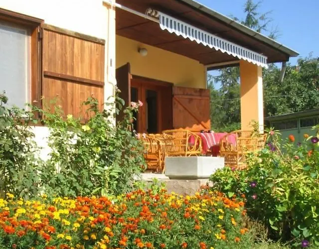 Hébergement de vacances Bini St Constantin et Helena